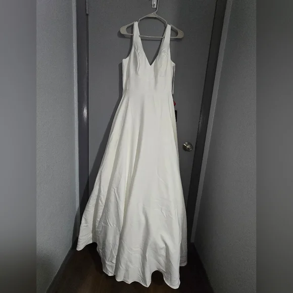 Mac Duggal Classic Sleeveless A-Line Gown (with Pockets!) - Picture 2 of 12